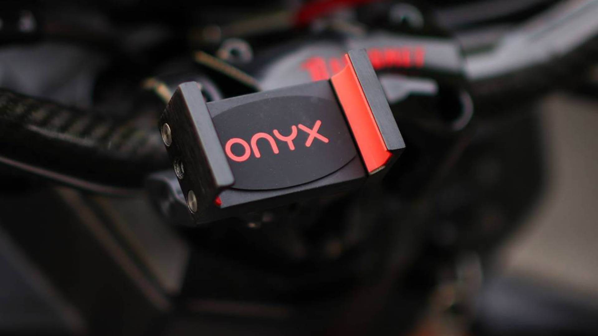 OEM mounting bracket securing car roof umbrella